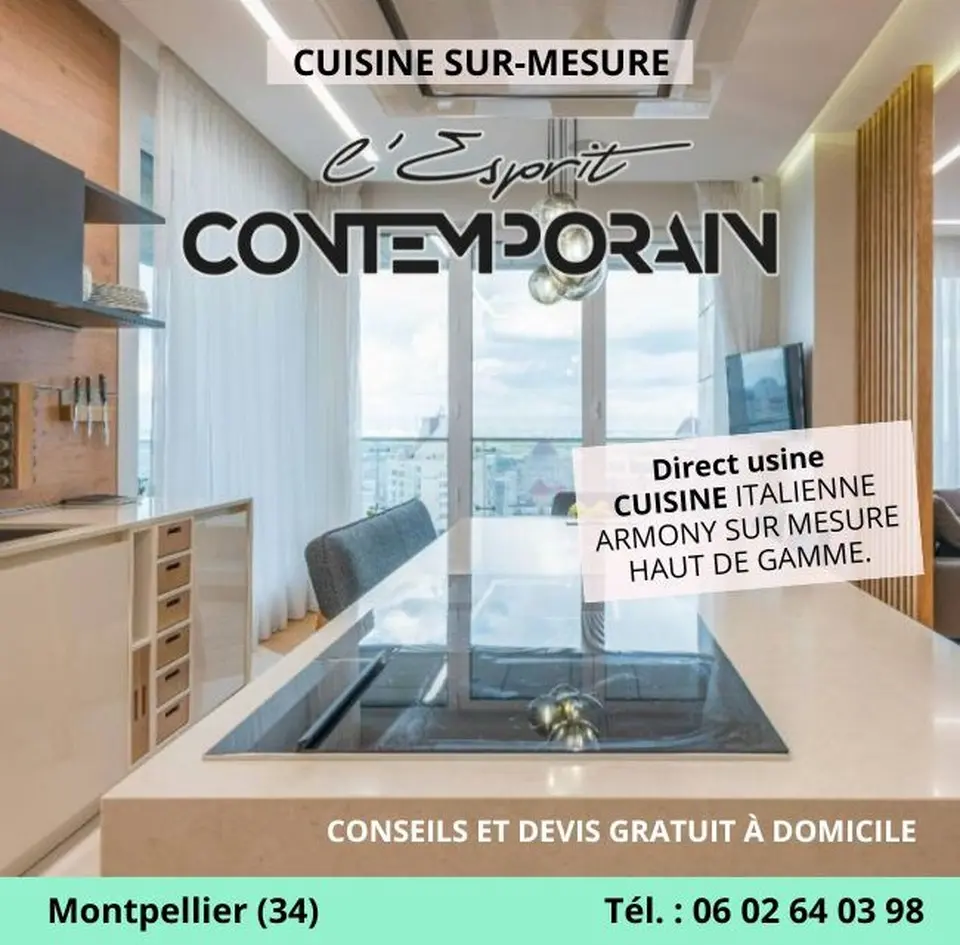 Cuisine contemporaine beige avec logo de L'Esprit Contemporain