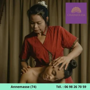 Massage Thaïlandais réalisé par une masseuse dans un spa